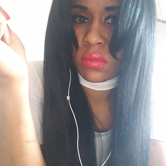 Meet your Posher, Ava - Picture 1 of 1